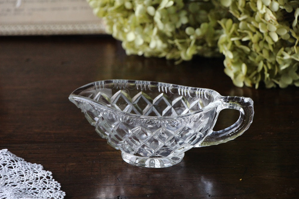 ラム肉用にミントソースを入れるための器（高さ6cm）　イギリスアンティークガラス雑貨