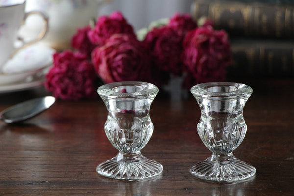 小さくて可愛いサイズが魅力のペアガラスキャンドルスタンド イギリス