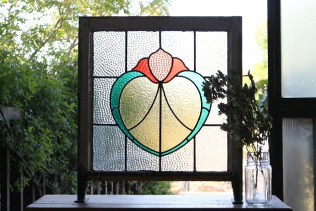 明るく可愛いチューリップ模様のステンドグラス　イギリスアンティーク(住宅窓)60.5cmx67.5cm