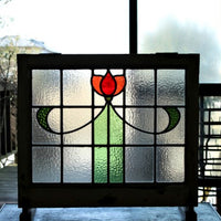 シンメトリーの美しさを感じる花模様ステンドグラス　イギリスアンティーク(住宅窓)64cmx55cm