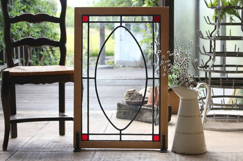 クリアガラスが美しい大きめのステンドグラス イギリスアンティーク(住宅窓）54.3cm×82cm