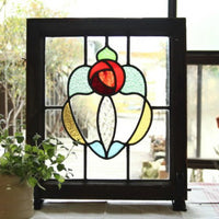 ガラスの質感が魅力的な赤いバラのステンドグラス　イギリスアンティーク(住宅窓)46cmx52.5cm