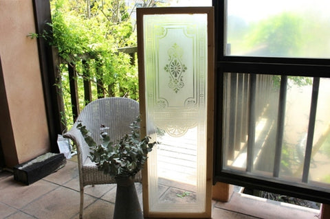 エッチングで描かれた繊細で優雅な雰囲気のステンドグラス イギリスアンティーク(住宅窓) 50.5cm×149cm