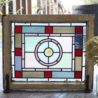色鮮やかな幾何学模様のステンドグラス　イギリスアンティーク(住宅窓)　54.5cm×45.5cm
