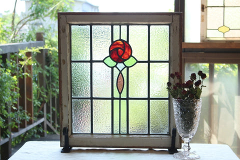 目隠し効果のある　バラ模様のステンドグラス　イギリスアンティーク(住宅窓)　51cm×57.5cm