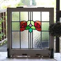 向かい合った赤いバラのステンドグラス　イギリスアンティーク(住宅窓)　50.5cm×52.5cm