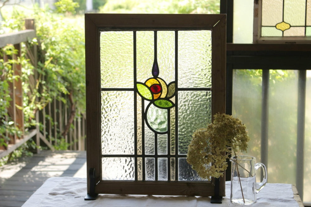 目隠し効果のあるバラ模様のステンドグラス　イギリスアンティーク(住宅窓)　47cm×61cm