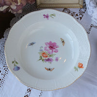 手描きの美しい花模様が魅力のKPMプレート　ジャーマンアンティーク食器