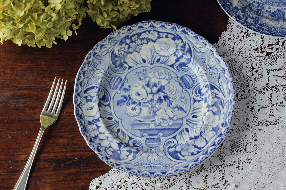 19世紀美しい花模様ダベンポート社B&W皿（直径22.5cm）　イギリスアンティーク食器