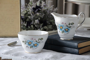 ブルーの花が可愛いミルク＆シュガー　イギリスアンティーク陶器