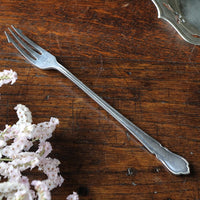 レアなピクルスのためのピクルスフォーク（18cm）　イギリスアンティークカトラリー（銀器）