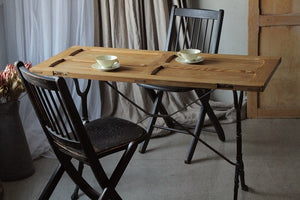 美しいアイアンの足が印象的なリメイクテーブル（机）　フランスアンティーク家具