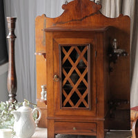 壁を飾ると素敵なシェルフ（棚）カップボード　フランスアンティークインテリア雑貨