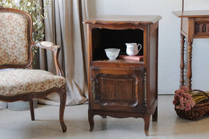 1930年代オーク材小さなカップボード（横幅49cm）　フランスアンティーク家具