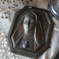 インテリアとして楽しみたいマリア像　ベルギーアンティークインテリア雑貨