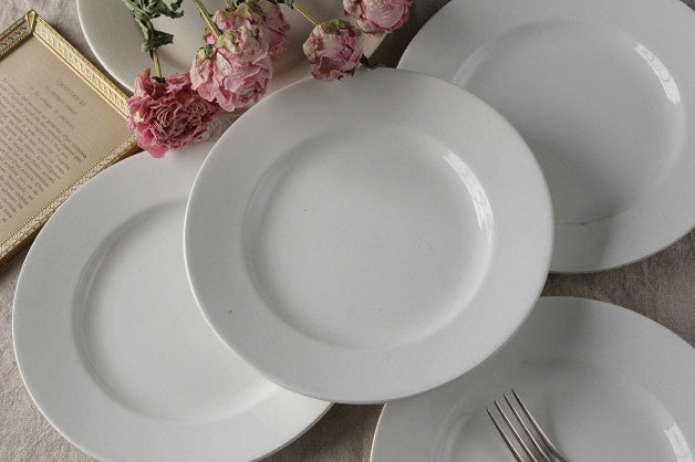 複数枚あり！便利に使えるムーランデルー窯の白い皿　フランスアンティーク食器