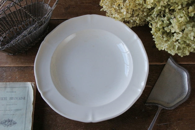 気品溢れる白の器ビレロイ&ボッホ社　フランスアンティーク食器