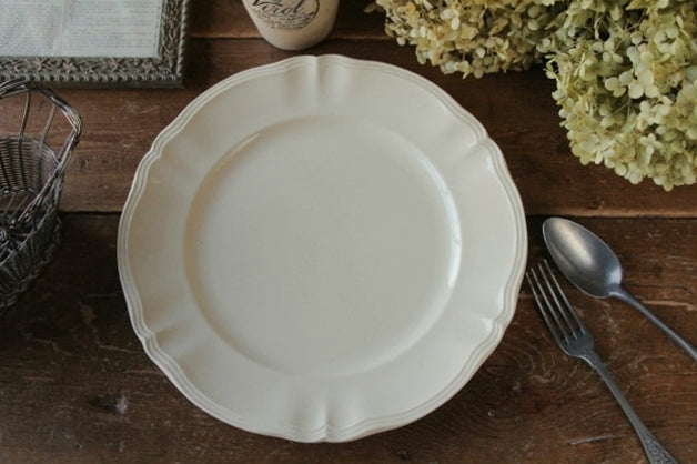 リムが可愛いサルグミンヌ窯の大皿　フランスアンティーク食器