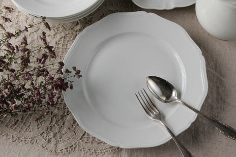 白い質感が美しいリモージュ花リムの大皿　フランスアンティーク食器
