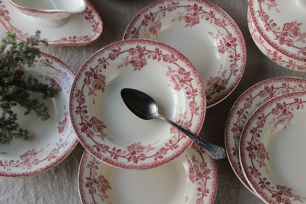 複数枚あり！ショワジールロワ窯赤いバラモチーフのスープ皿　フランスアンティーク食器
