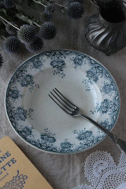 青い花の花輪模様サンタマン窯スープ皿　フランスアンティーク食器