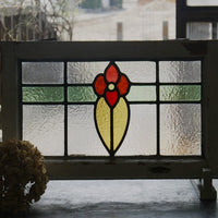 鮮やかな赤い花が素敵なステンドグラス イギリスアンティーク(住宅窓) 55cm×34cm