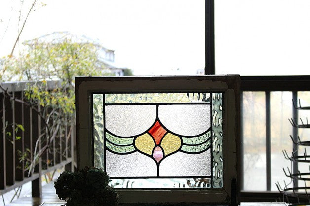 ５枚あり！可愛らしい色使いの幾何学模様ステンドグラス　イギリスアンティーク(住宅窓）51.3cmx41.5cm